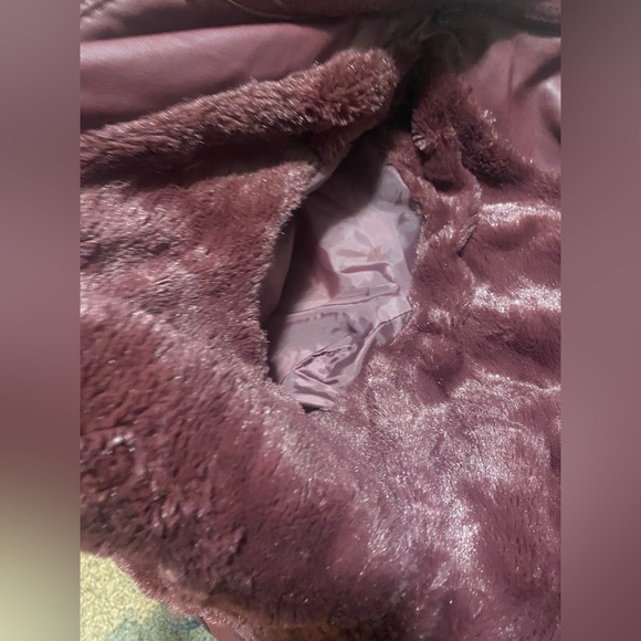 🔥Wore Once-Ci Sono Deep Maroon Coat- 100% Polyurethane shell- size Large - Picture 5 of 11